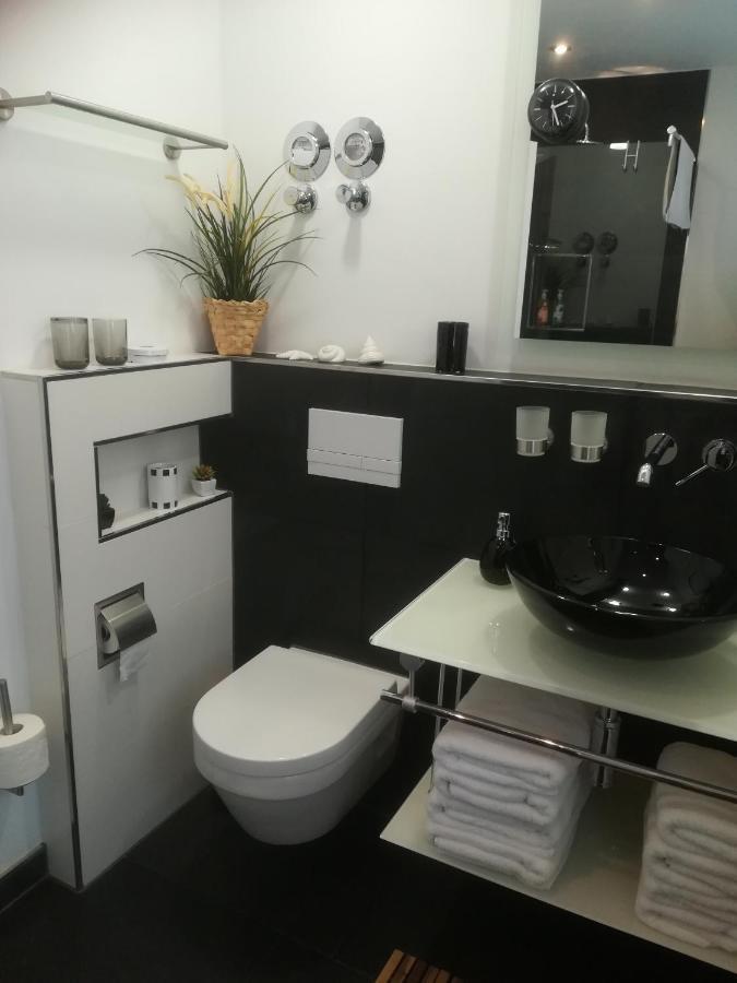 Appartment Fasanenhof Klinikum Und Uni Nah Mit Netflix Касел Екстериор снимка
